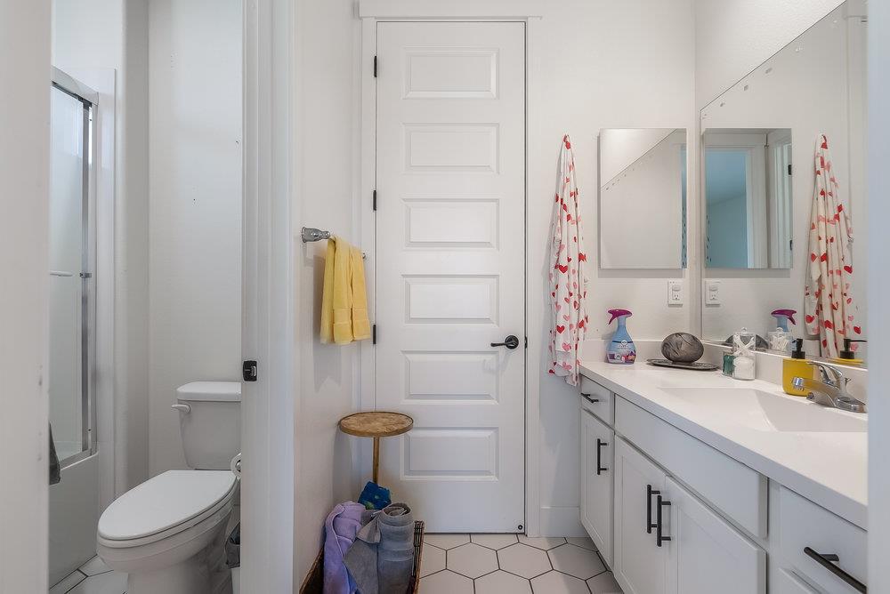 565 Moss St, Hollister, CA 95023 photo 40