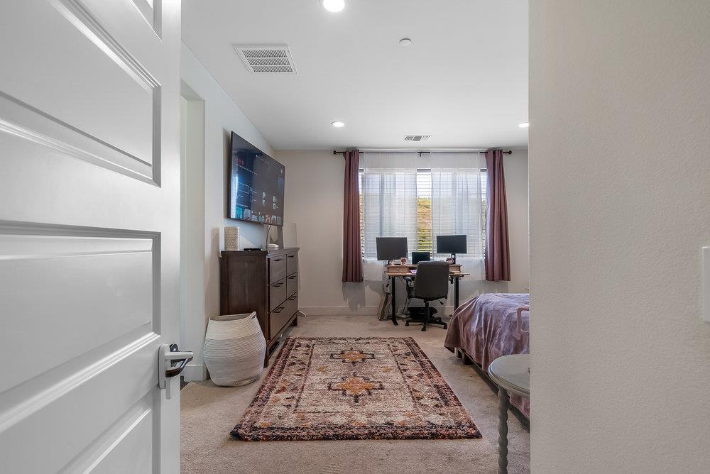565 Moss St, Hollister, CA 95023 photo 41