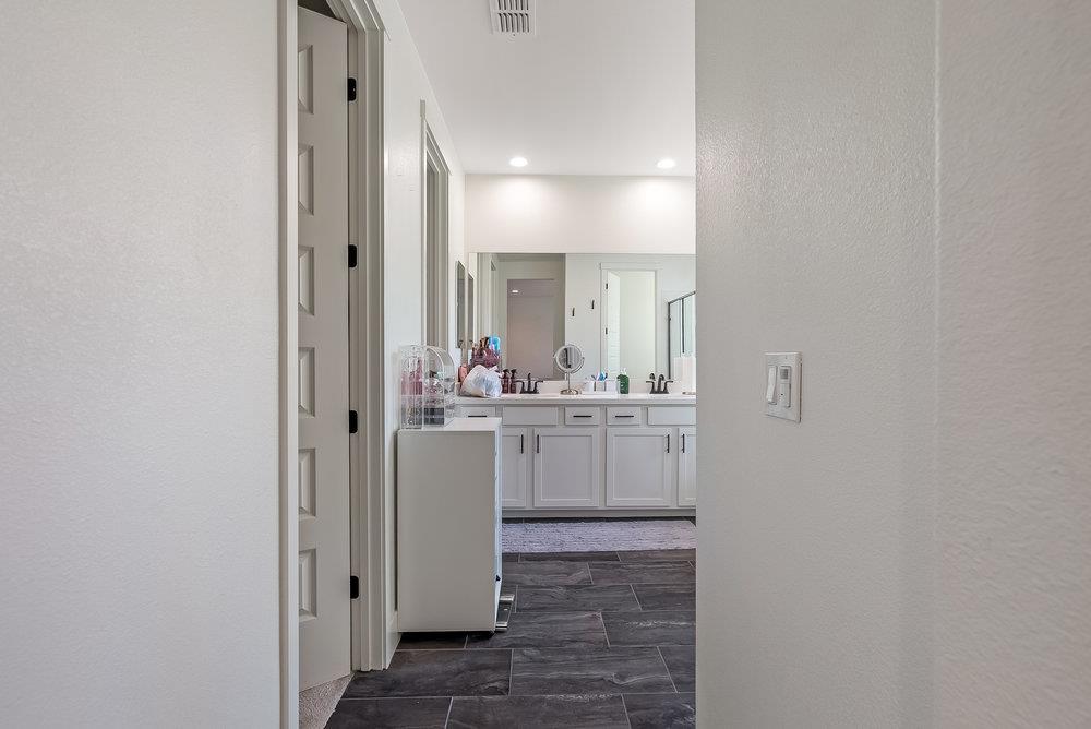 565 Moss St, Hollister, CA 95023 photo 44