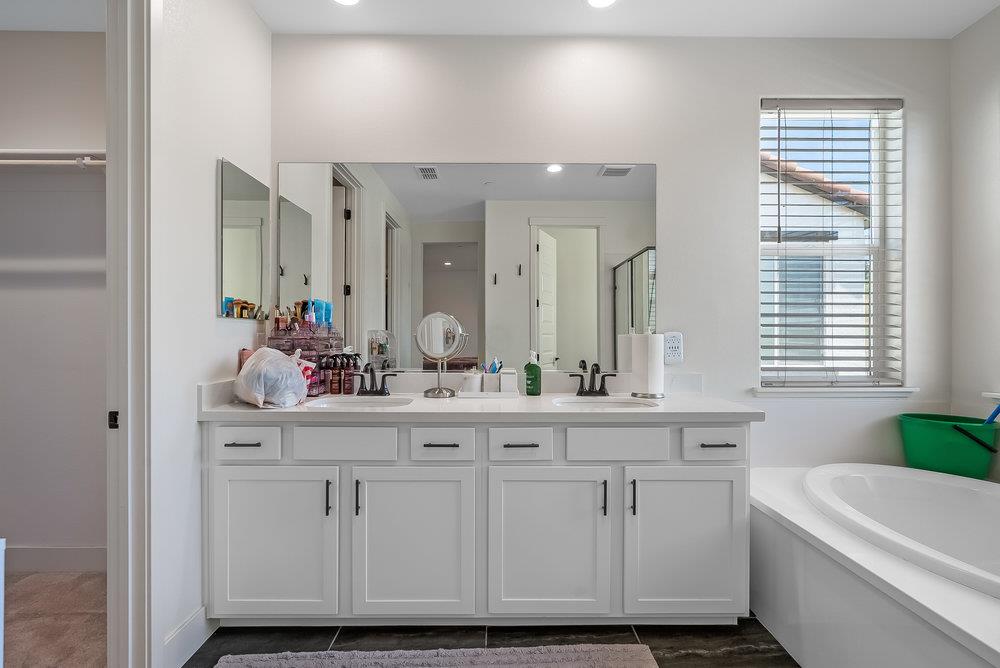 565 Moss St, Hollister, CA 95023 photo 46