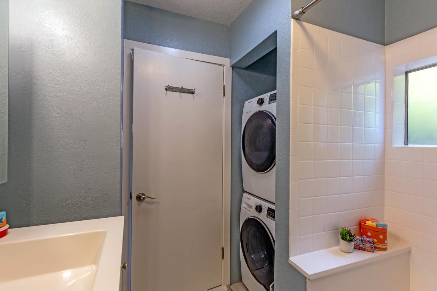 Detail Gallery Image 14 of 20 For 866 Coolidge Ave, Sunnyvale,  CA 94086 - 2 Beds | 1 Baths