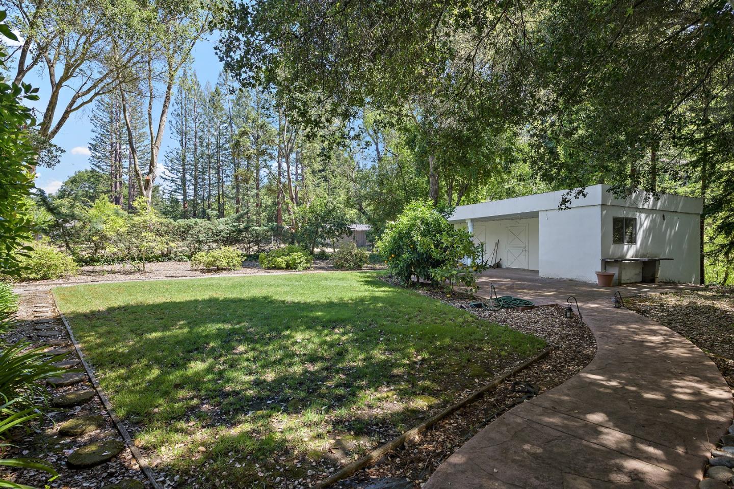 Detail Gallery Image 27 of 29 For 1265 Westridge Dr, Portola Valley,  CA 94028 - 3 Beds | 2/1 Baths