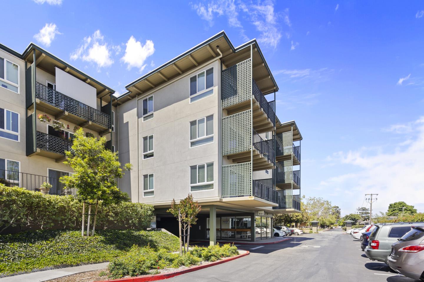 Detail Gallery Image 1 of 25 For 801 N Humboldt St #102,  San Mateo,  CA 94401 - 1 Beds | 1 Baths
