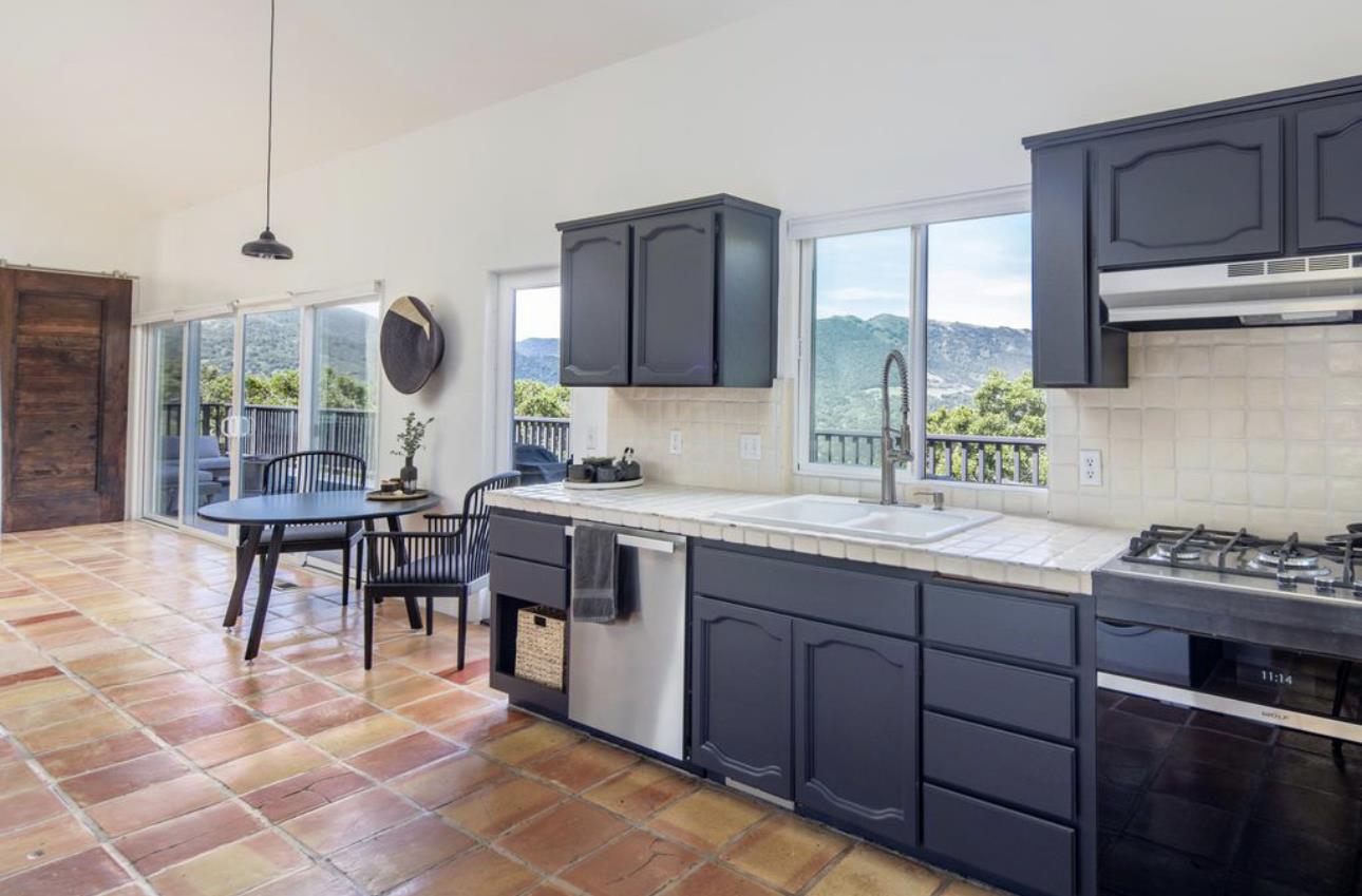 Detail Gallery Image 9 of 33 For 484 Country Club Dr, Carmel Valley,  CA 93924 - 2 Beds | 2 Baths