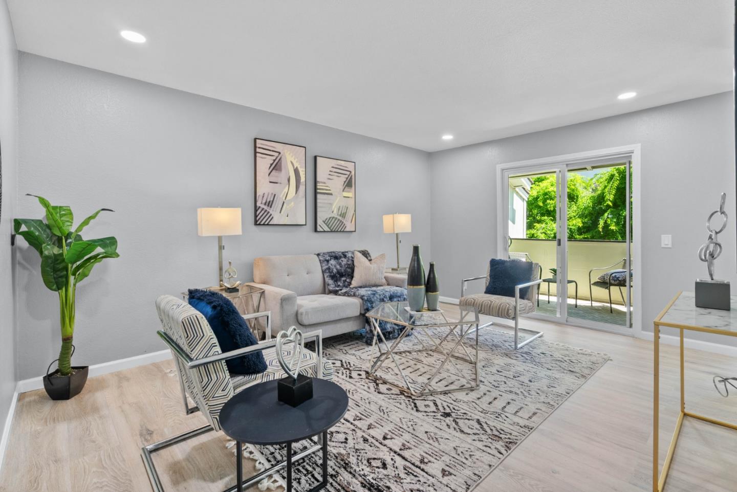 Detail Gallery Image 1 of 28 For 2503 Easton Pl #40,  San Jose,  CA 95133 - 2 Beds | 2 Baths