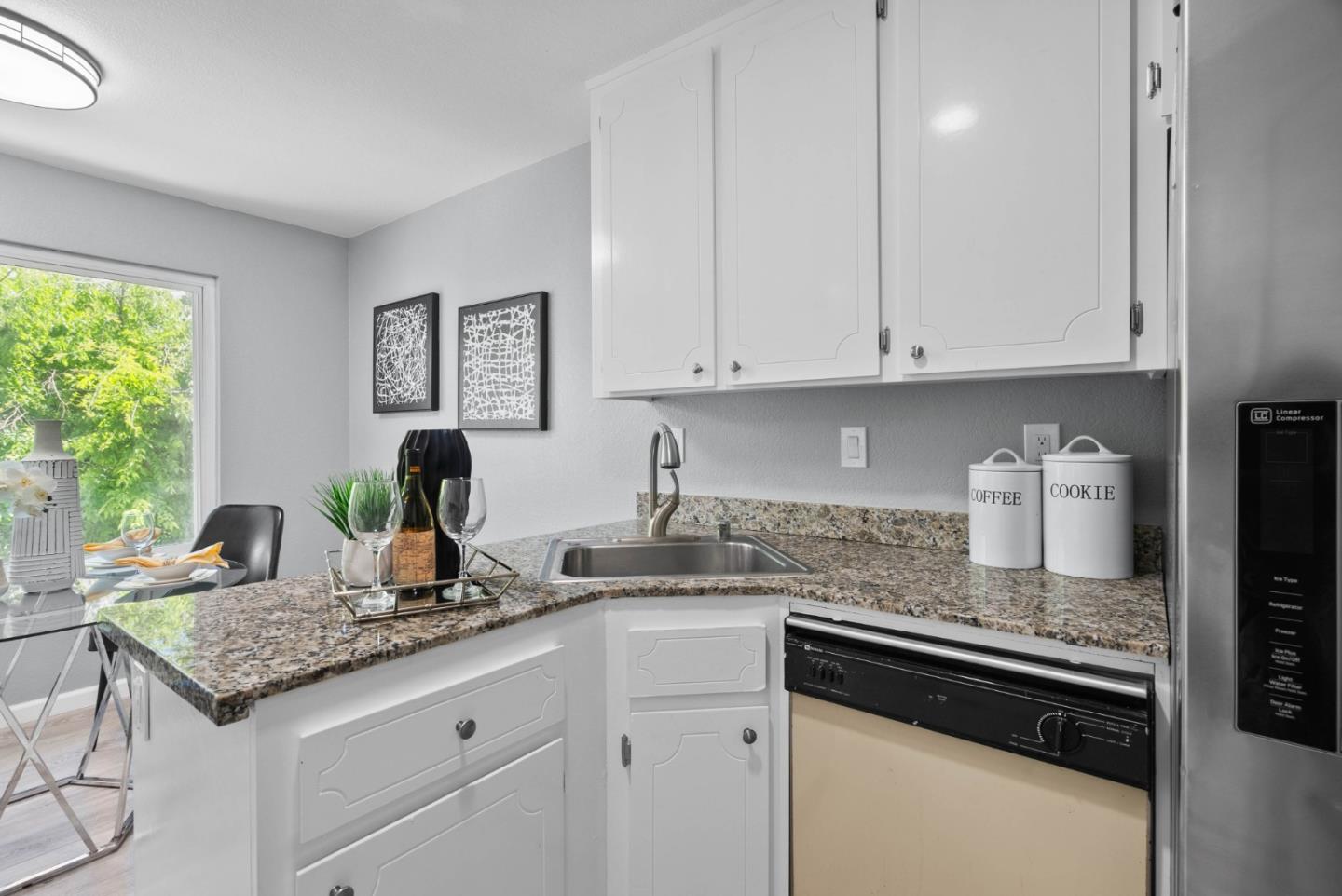 Detail Gallery Image 11 of 28 For 2503 Easton Pl #40,  San Jose,  CA 95133 - 2 Beds | 2 Baths