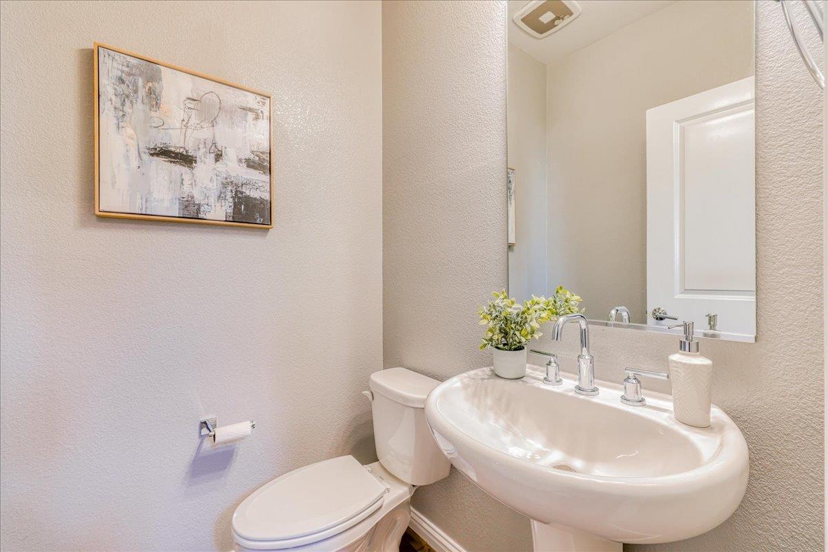 Detail Gallery Image 36 of 91 For 623 Sentinel Dr, Alameda,  CA 94501 - 3 Beds | 2/1 Baths