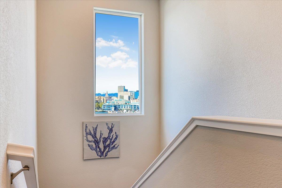 Detail Gallery Image 44 of 91 For 623 Sentinel Dr, Alameda,  CA 94501 - 3 Beds | 2/1 Baths