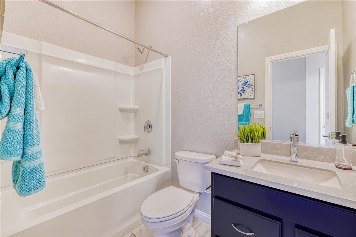 Detail Gallery Image 62 of 91 For 623 Sentinel Dr, Alameda,  CA 94501 - 3 Beds | 2/1 Baths