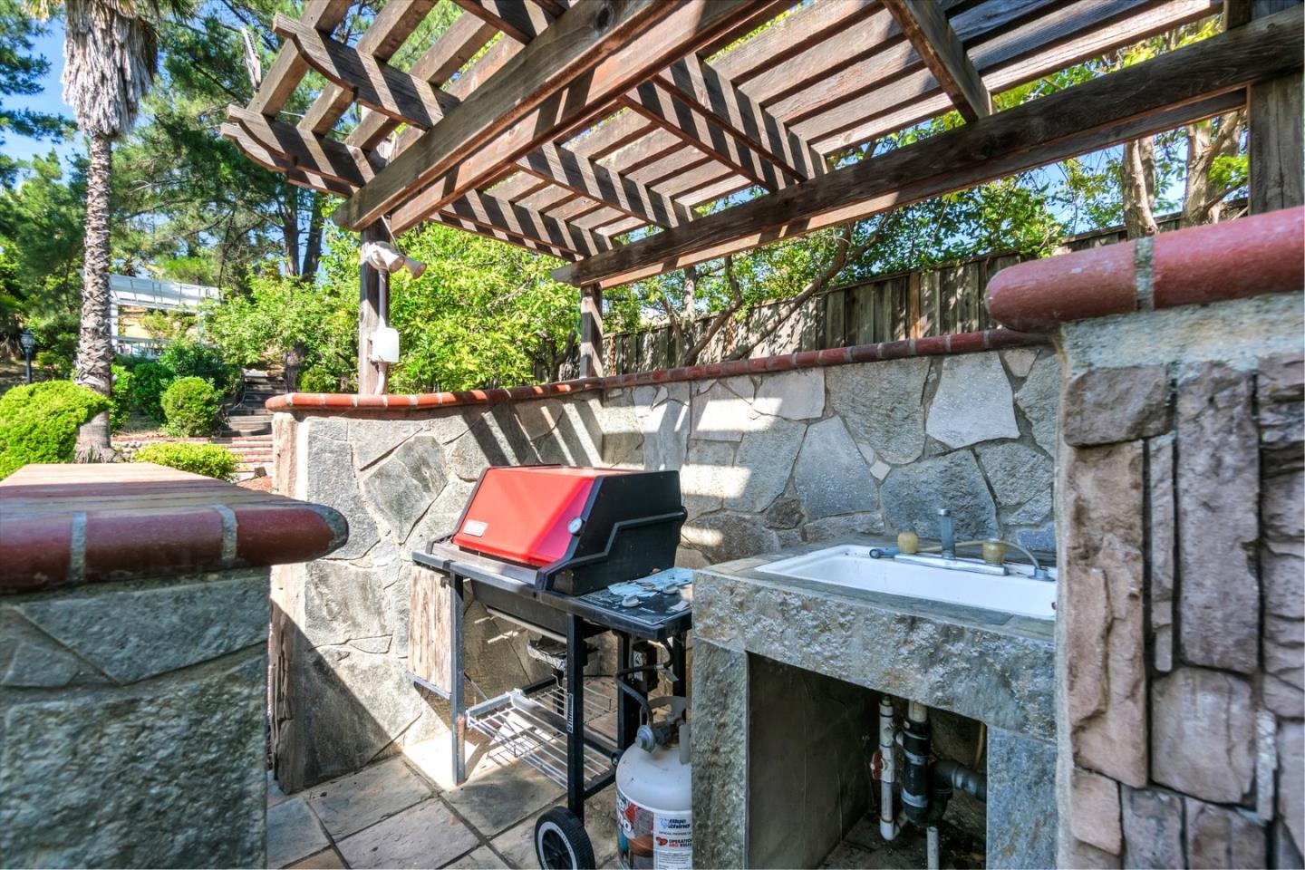 Detail Gallery Image 70 of 96 For 2122 Shadow Ridge Way, San Jose,  CA 95138 - 5 Beds | 3/1 Baths