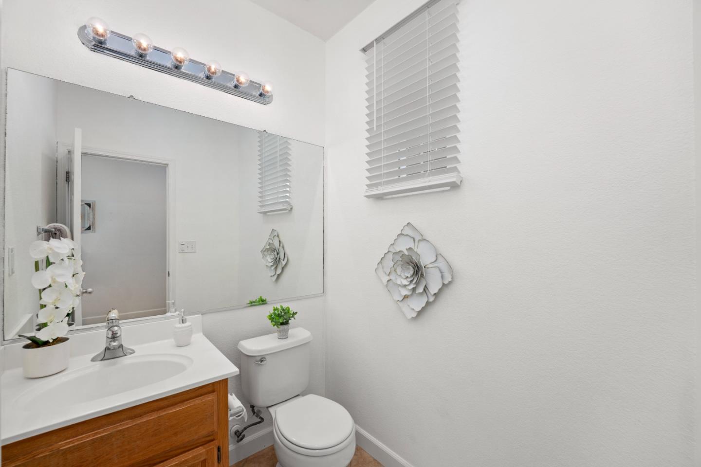 Detail Gallery Image 16 of 21 For 2384 Nucla Way, Sacramento,  CA 95834 - 3 Beds | 2/1 Baths