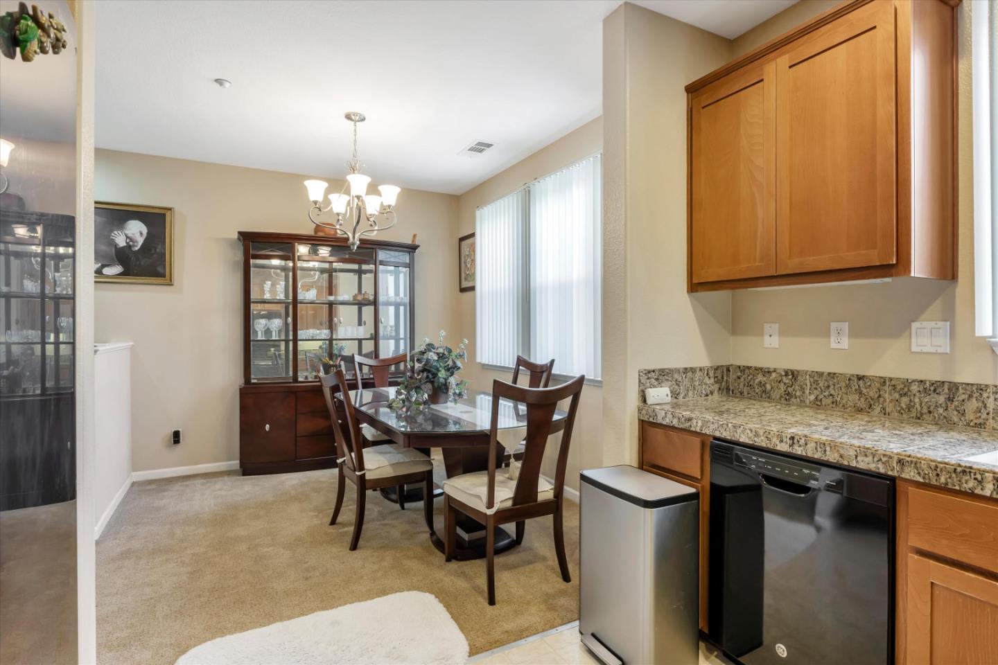 Detail Gallery Image 16 of 35 For 22500 Amador St #5,  Hayward,  CA 94541 - 3 Beds | 2/1 Baths