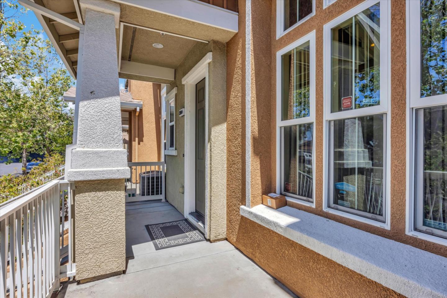 Detail Gallery Image 6 of 35 For 22500 Amador St #5,  Hayward,  CA 94541 - 3 Beds | 2/1 Baths