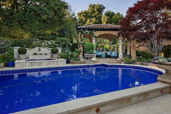 Detail Gallery Image 22 of 28 For 51 Crescent Dr, Palo Alto,  CA 94301 - 5 Beds | 5/3 Baths