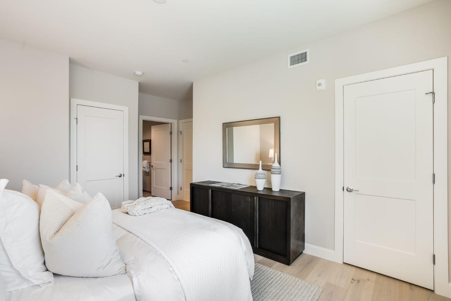 Detail Gallery Image 31 of 42 For 450 1st St #208,  Los Altos,  CA 94022 - 2 Beds | 2/1 Baths