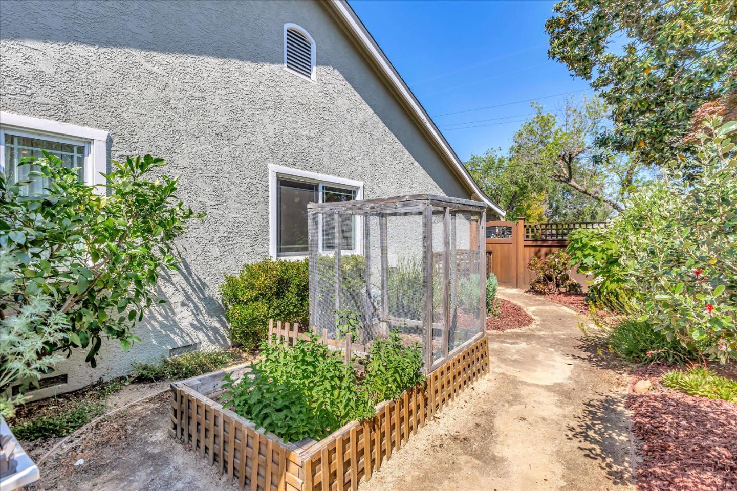 Detail Gallery Image 51 of 58 For 13131 Heath St, Saratoga,  CA 95070 - 4 Beds | 3/1 Baths