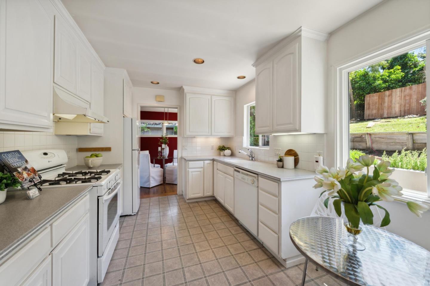 Detail Gallery Image 15 of 38 For 317 Rolling Hills Ave, San Mateo,  CA 94403 - 3 Beds | 1 Baths