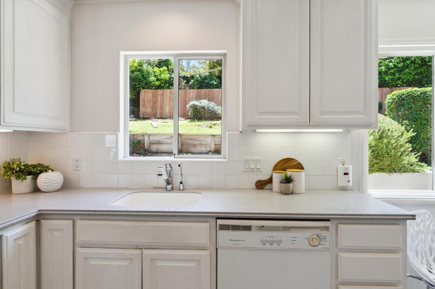 Detail Gallery Image 18 of 38 For 317 Rolling Hills Ave, San Mateo,  CA 94403 - 3 Beds | 1 Baths