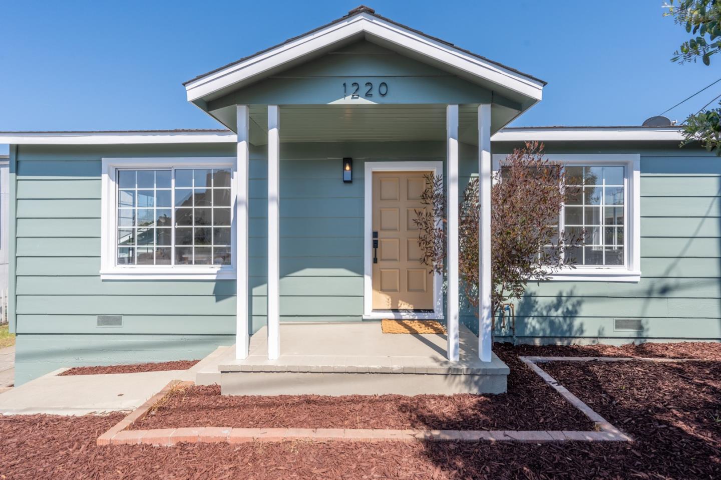 Detail Gallery Image 1 of 19 For 1220 Judson St, Seaside,  CA 93955 - 2 Beds | 1 Baths