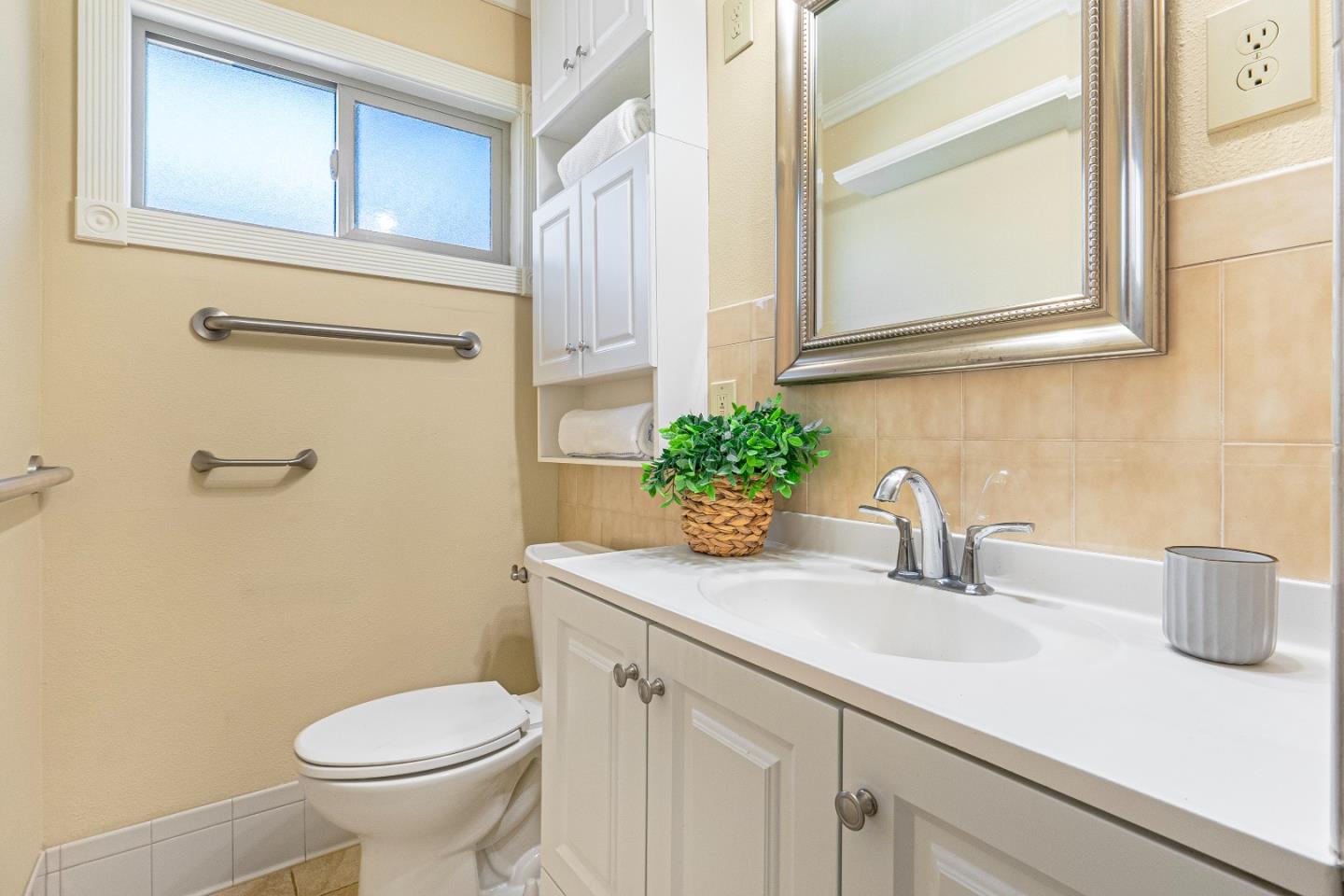 Detail Gallery Image 11 of 42 For 1157 Hollyhead Ln, Cupertino,  CA 95014 - 3 Beds | 2 Baths
