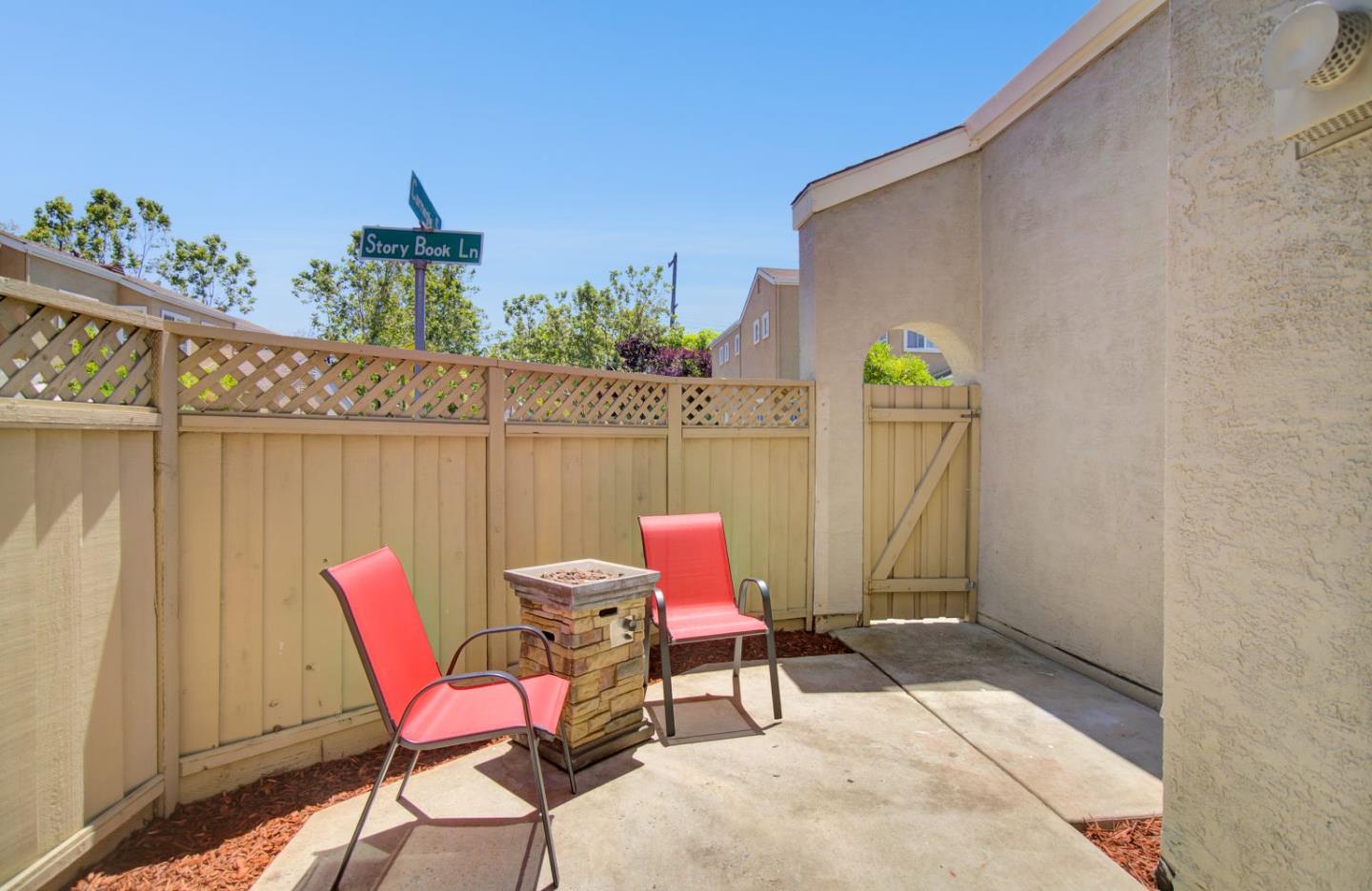 Detail Gallery Image 25 of 33 For 1123 Story Book Ln, San Jose,  CA 95116 - 3 Beds | 2/1 Baths