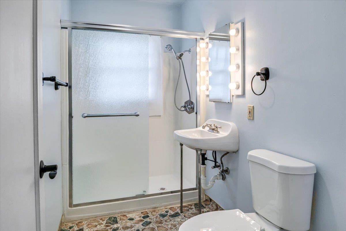 Detail Gallery Image 15 of 20 For 1688 Hilton St, Seaside,  CA 93955 - 2 Beds | 1 Baths