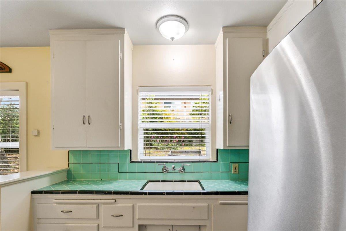 Detail Gallery Image 9 of 20 For 1688 Hilton St, Seaside,  CA 93955 - 2 Beds | 1 Baths