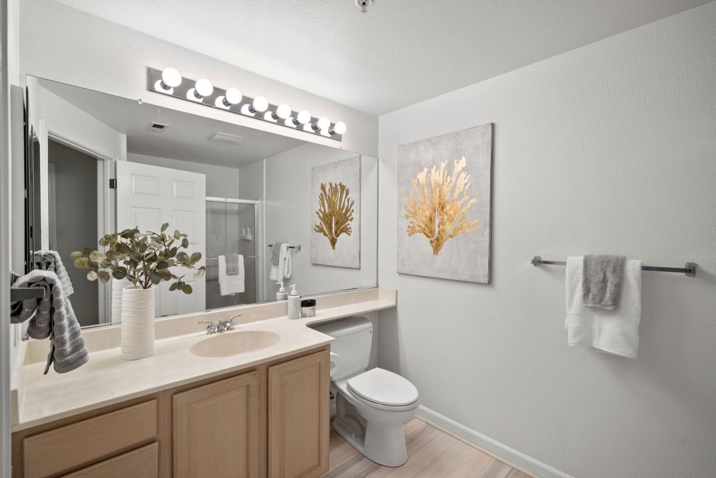 Detail Gallery Image 11 of 24 For 2255 Showers Dr #263,  Mountain View,  CA 94040 - 2 Beds | 2 Baths