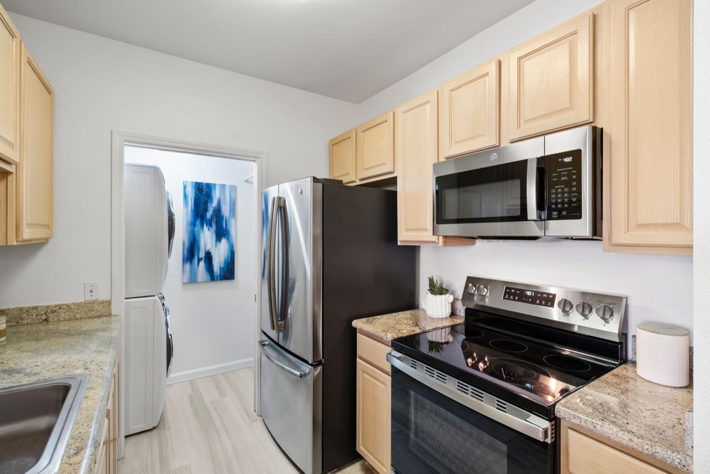 Detail Gallery Image 3 of 24 For 2255 Showers Dr #263,  Mountain View,  CA 94040 - 2 Beds | 2 Baths