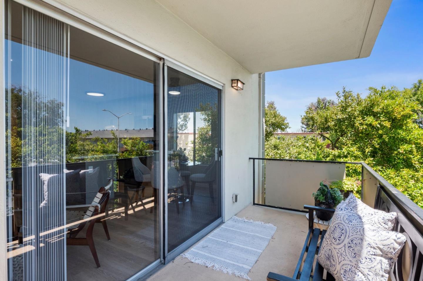 Detail Gallery Image 29 of 36 For 3050 Los Prados St #6,  San Mateo,  CA 94403 - 1 Beds | 1 Baths