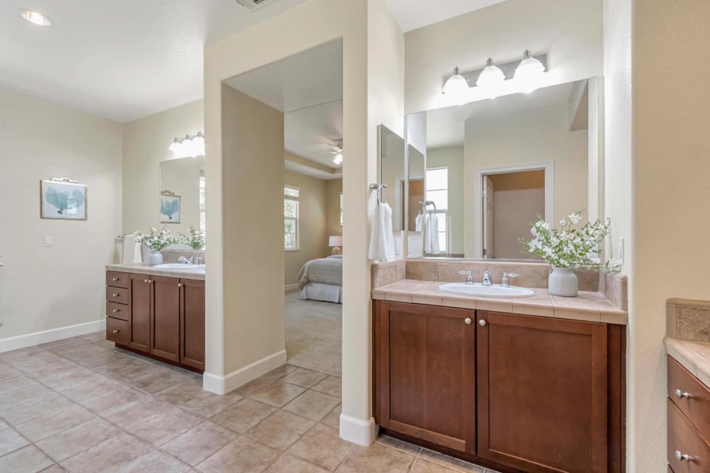 Detail Gallery Image 22 of 42 For 2332 Azevedo Pkwy, San Jose,  CA 95125 - 3 Beds | 2/1 Baths