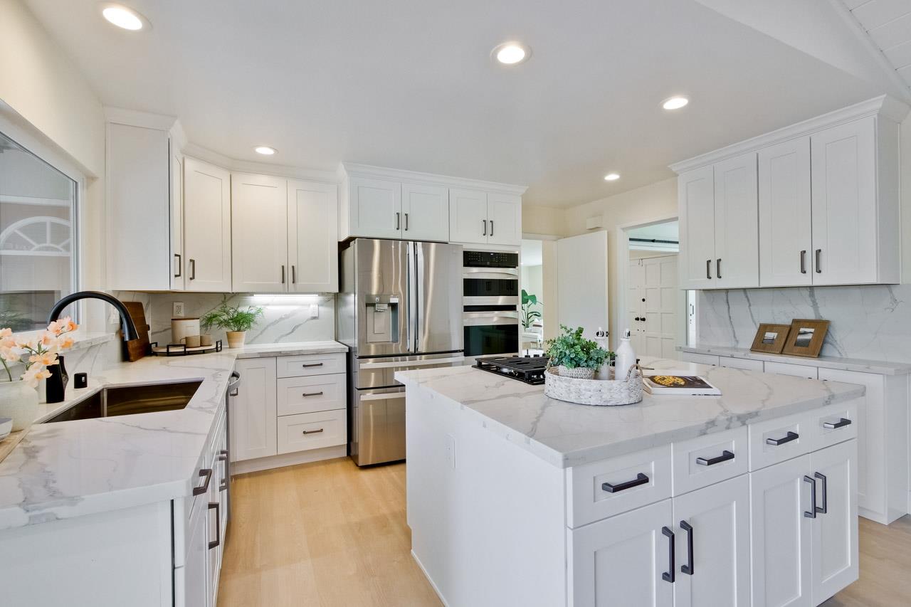 Detail Gallery Image 17 of 57 For 10976 Linda Vista Dr, Cupertino,  CA 95014 - 3 Beds | 2 Baths