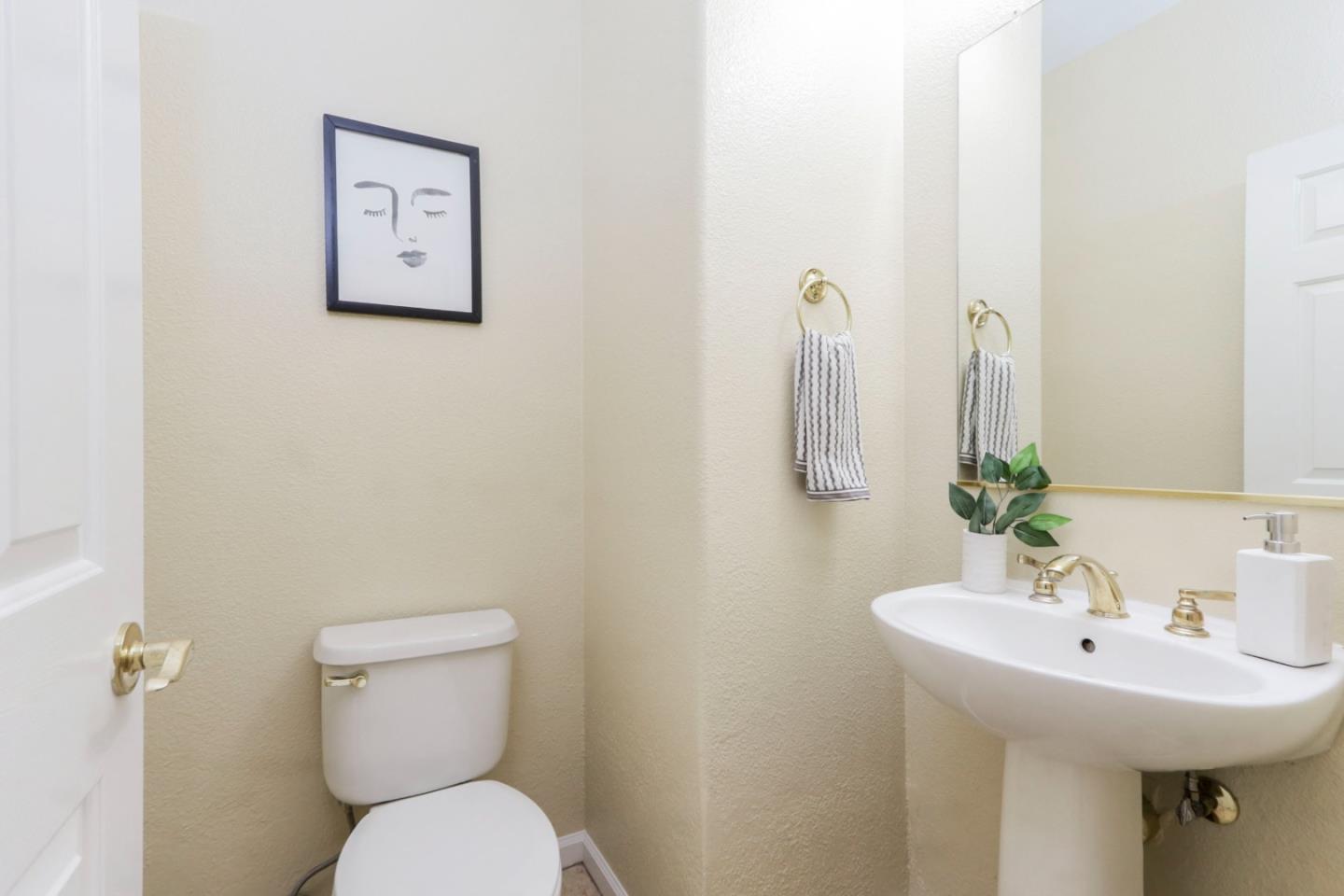 Detail Gallery Image 11 of 39 For 5263 Manderston Dr, San Jose,  CA 95138 - 3 Beds | 2/1 Baths