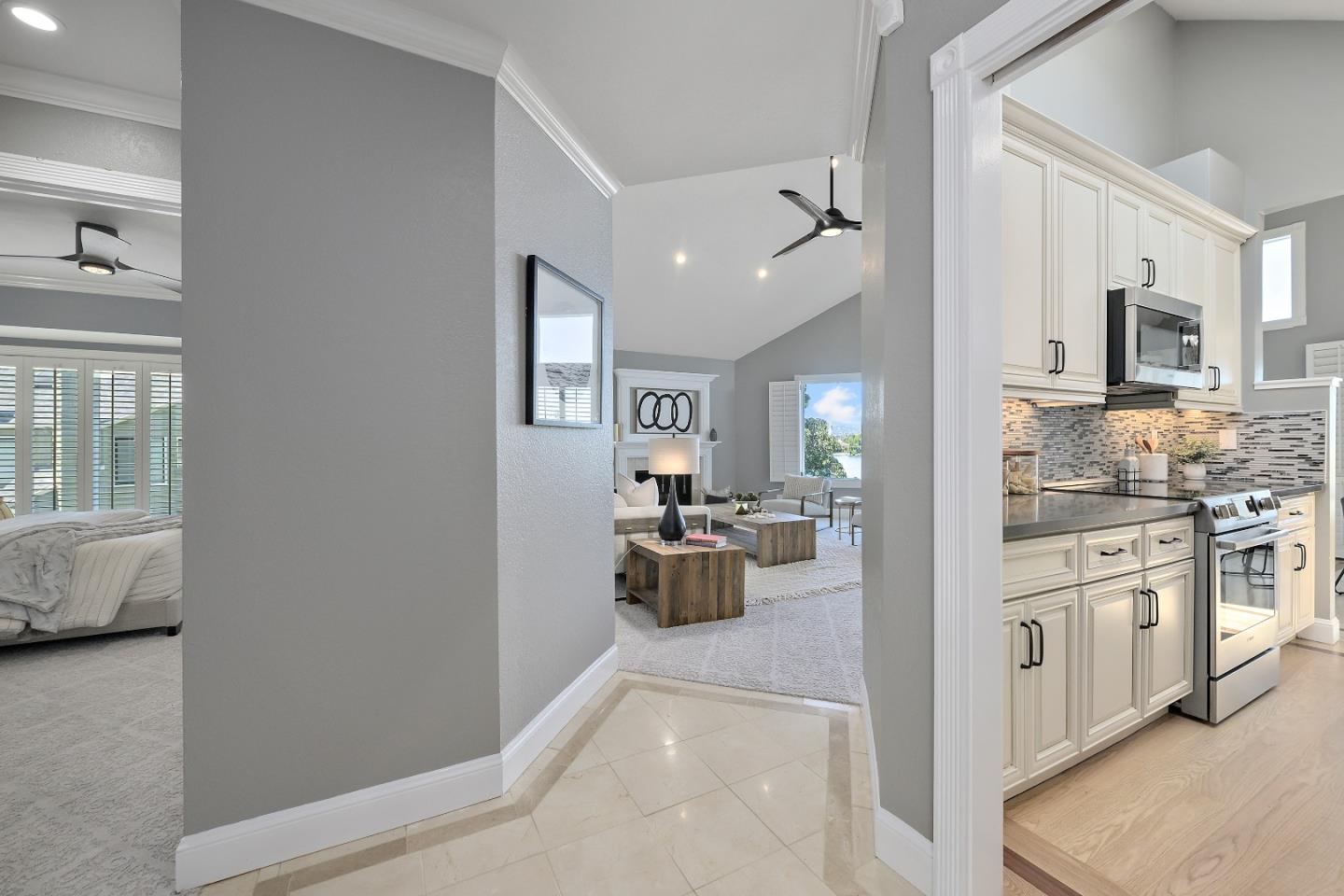 Detail Gallery Image 2 of 35 For 928 Shoreline Dr, San Mateo,  CA 94404 - 2 Beds | 2 Baths