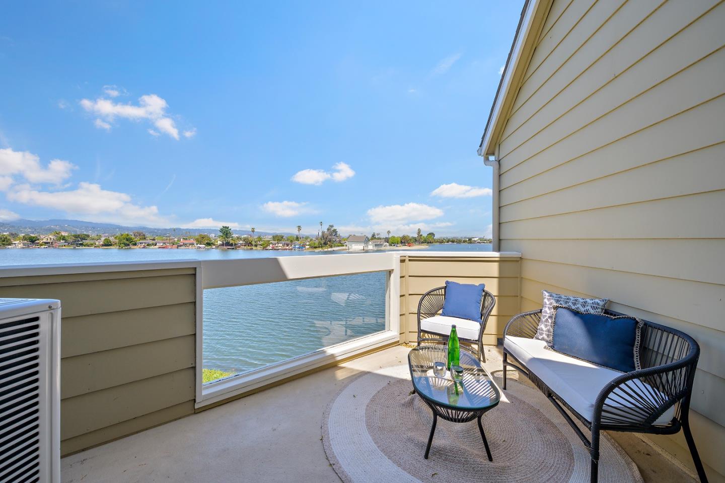 Detail Gallery Image 7 of 35 For 928 Shoreline Dr, San Mateo,  CA 94404 - 2 Beds | 2 Baths