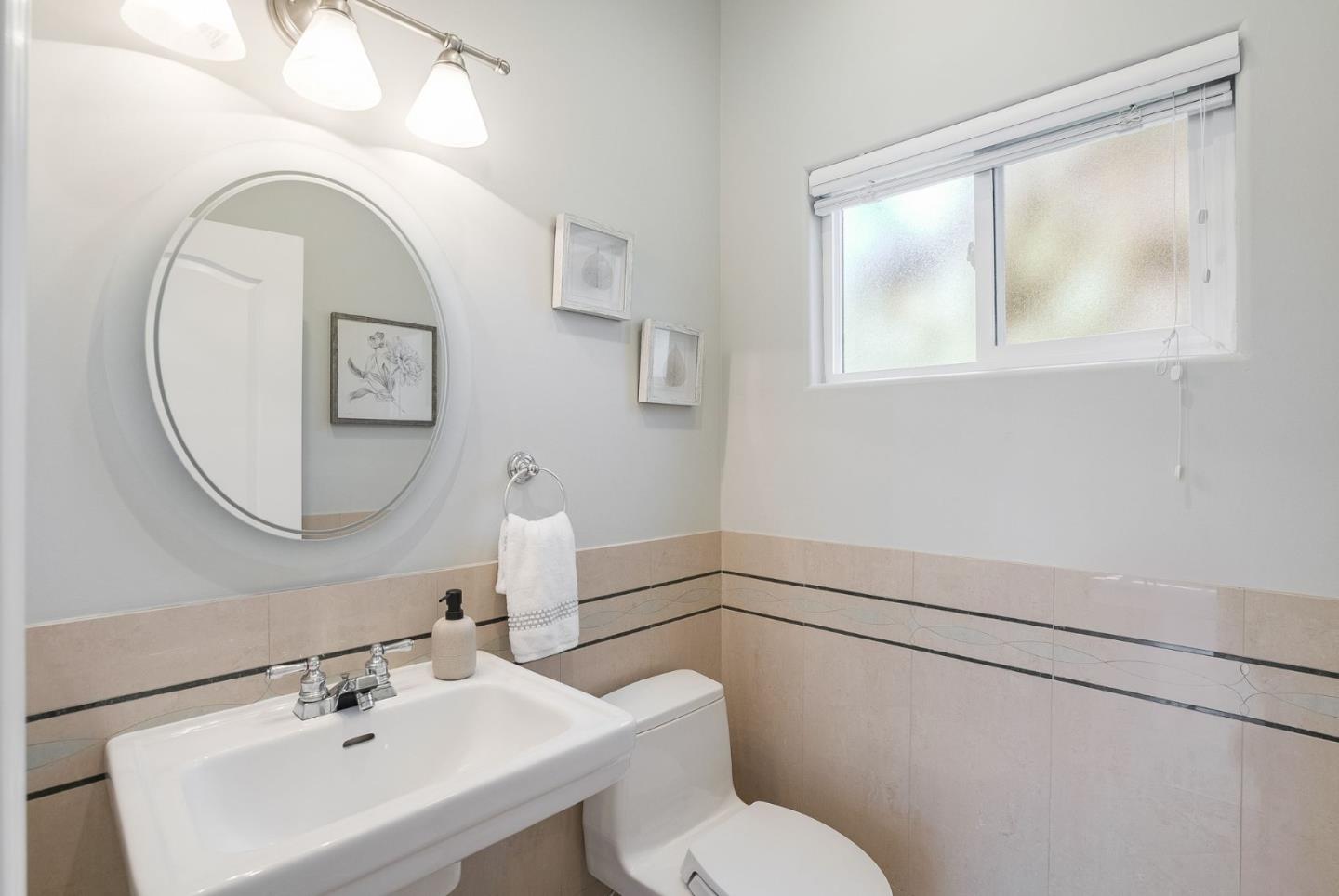 Detail Gallery Image 17 of 36 For 726 Elm St #C,  San Carlos,  CA 94070 - 3 Beds | 2/1 Baths