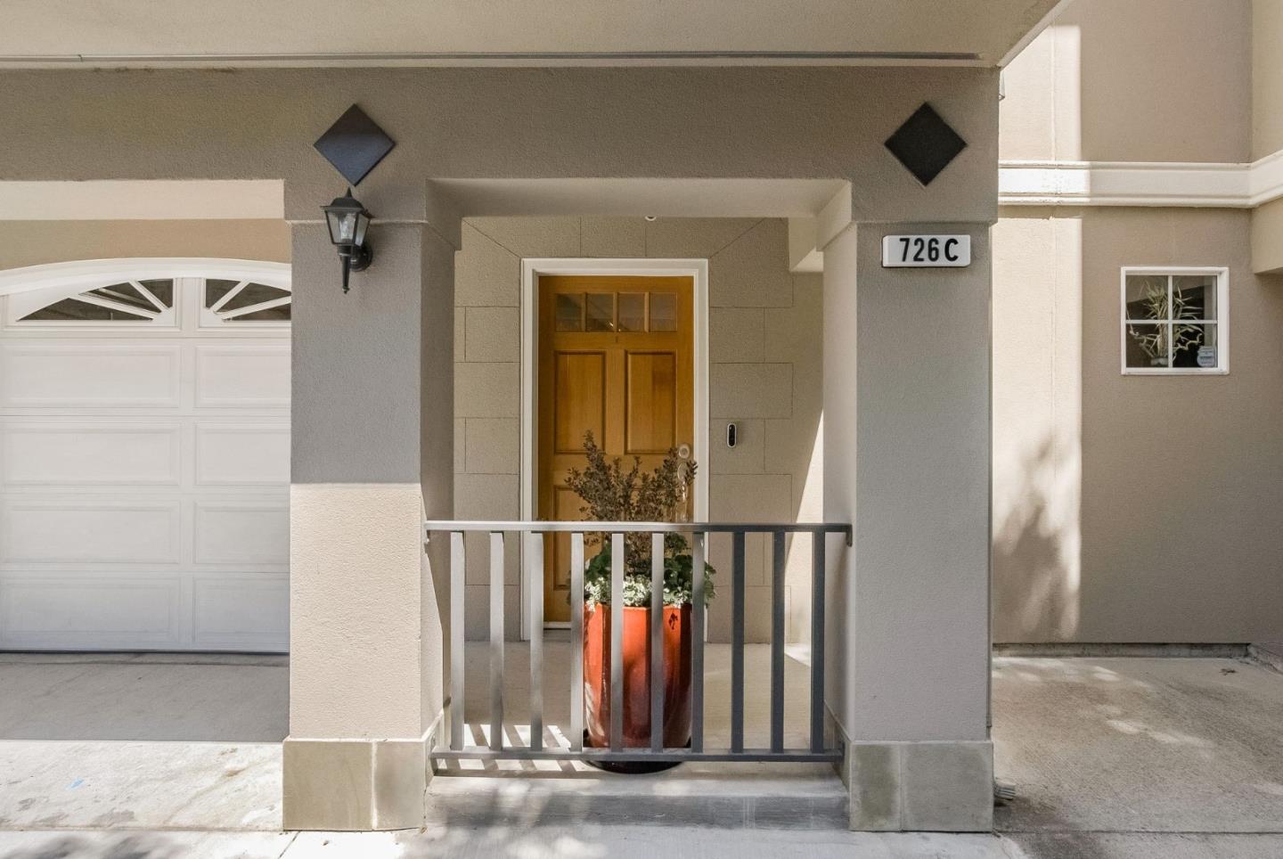 Detail Gallery Image 2 of 36 For 726 Elm St #C,  San Carlos,  CA 94070 - 3 Beds | 2/1 Baths