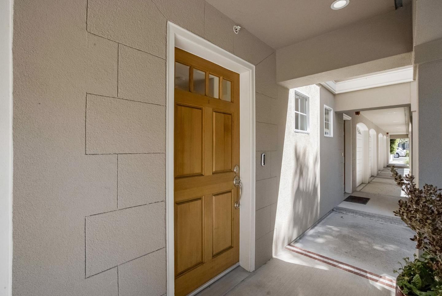 Detail Gallery Image 32 of 36 For 726 Elm St #C,  San Carlos,  CA 94070 - 3 Beds | 2/1 Baths