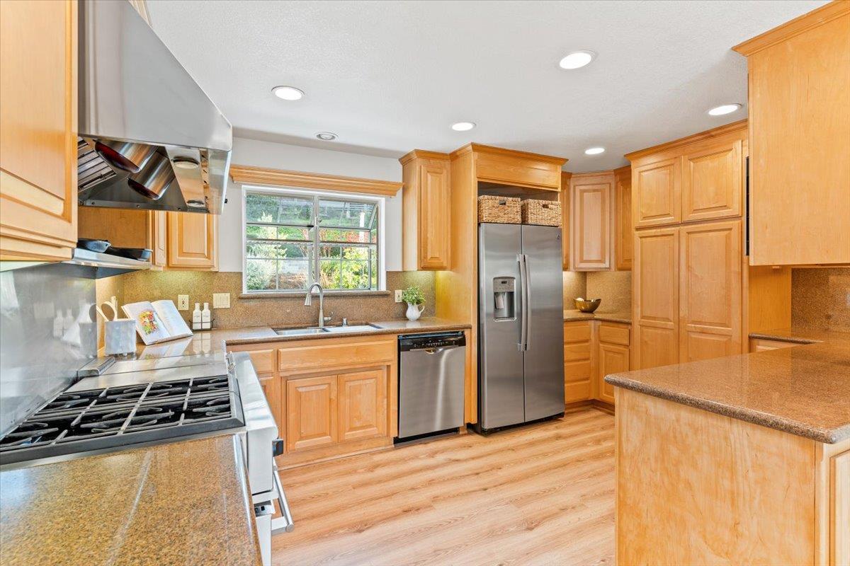 Detail Gallery Image 11 of 50 For 298 Westhill Dr, Los Gatos,  CA 95032 - 4 Beds | 2/1 Baths