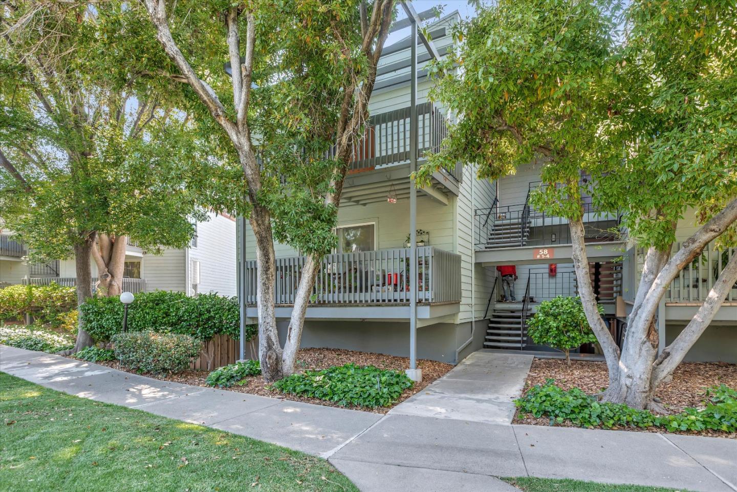 Detail Gallery Image 25 of 32 For 58 Laurie Meadows Dr #4,  San Mateo,  CA 94403 - 2 Beds | 2 Baths
