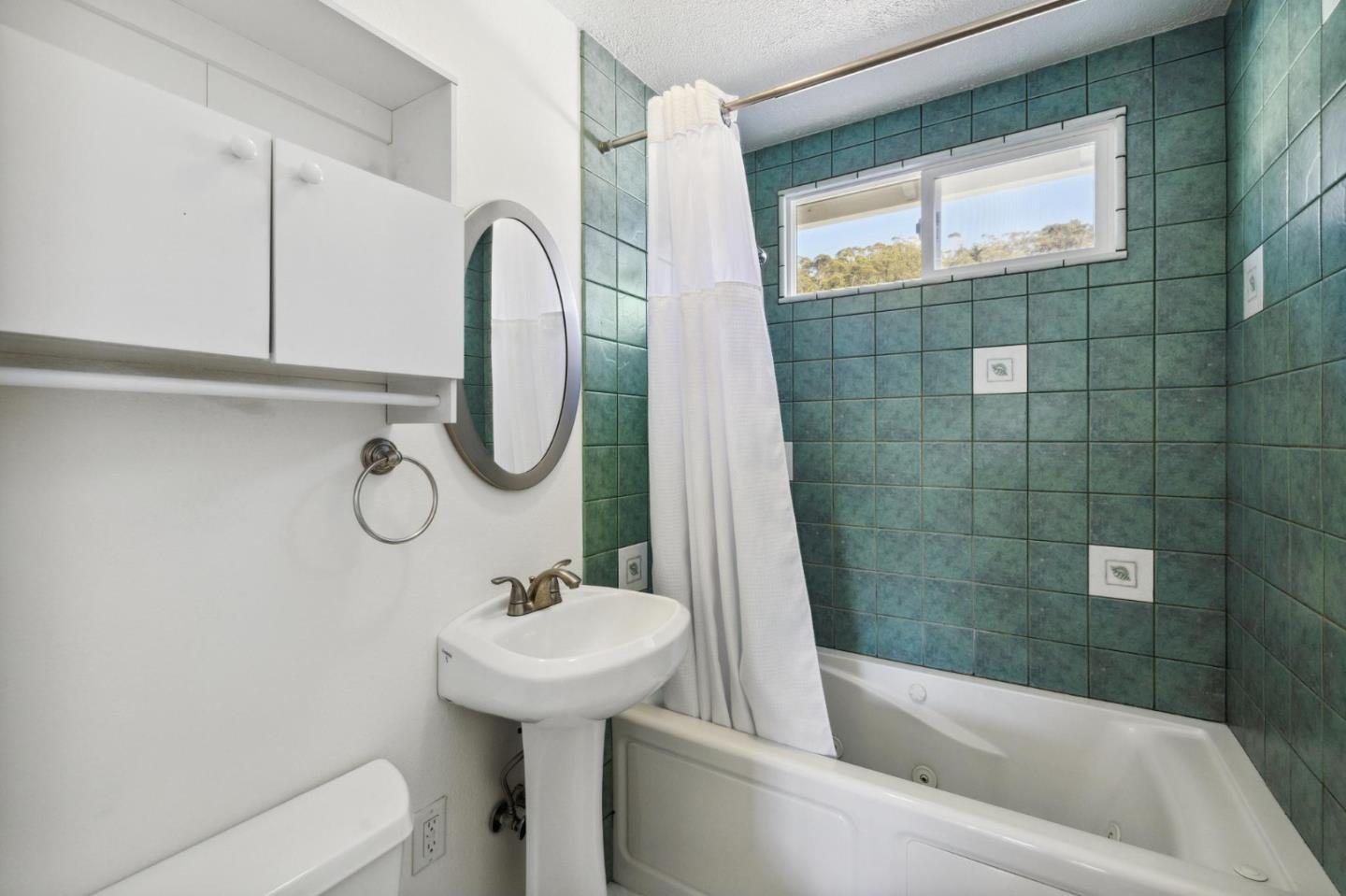 Detail Gallery Image 20 of 25 For 851 Arguello Blvd, Pacifica,  CA 94044 - 4 Beds | 2 Baths