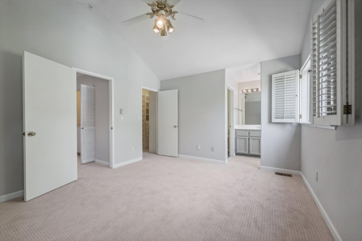 Detail Gallery Image 25 of 40 For 406 Hillwood Ct #402,  Mountain View,  CA 94040 - 2 Beds | 2/1 Baths