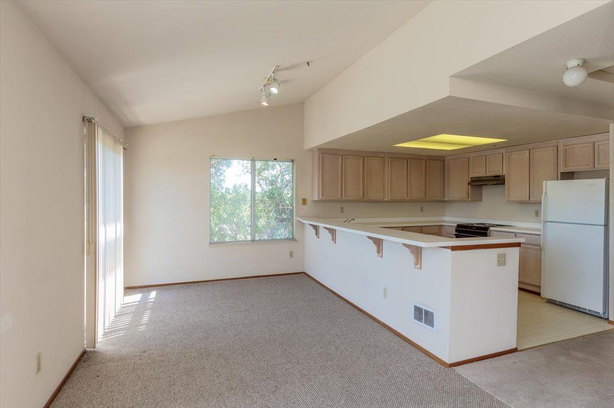 Detail Gallery Image 6 of 10 For 929 E El Camino Real 440h,  Sunnyvale,  CA 94087 - 3 Beds | 2/1 Baths
