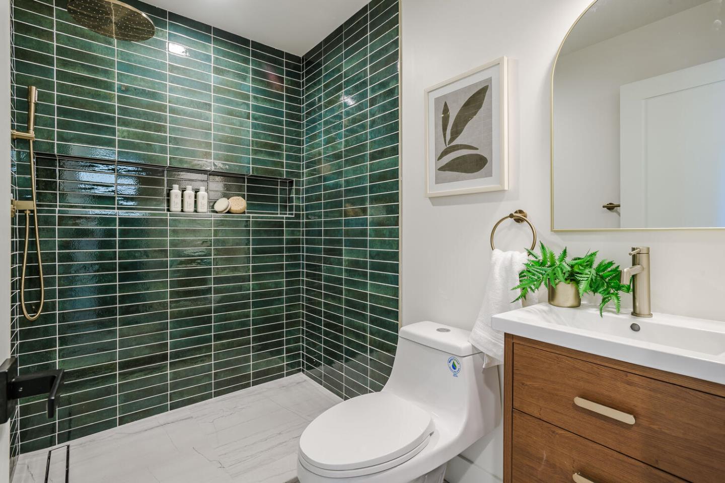 Detail Gallery Image 10 of 23 For 308 B St, Redwood City,  CA 94063 - 3 Beds | 2 Baths