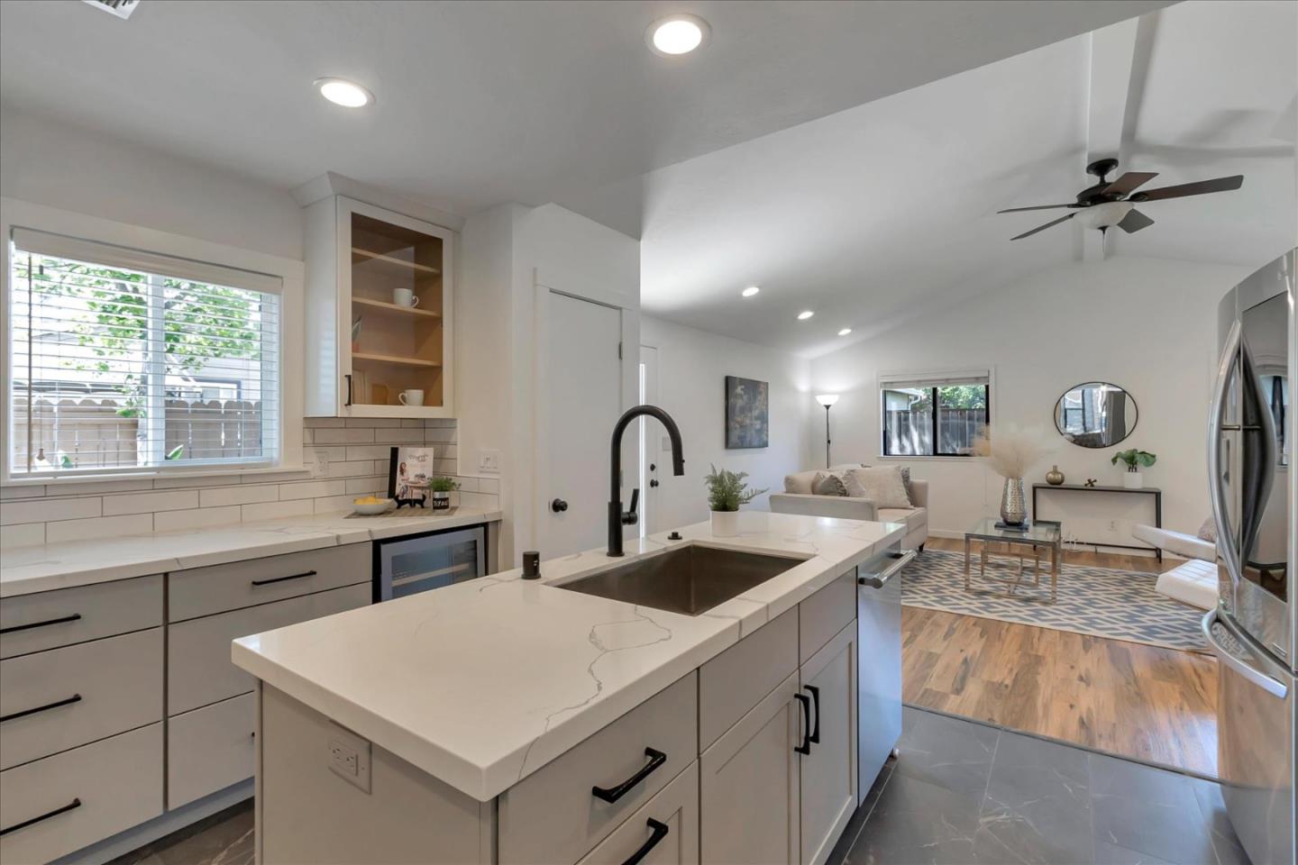 Detail Gallery Image 11 of 36 For 403 Central Ave, Sunnyvale,  CA 94086 - 3 Beds | 2 Baths