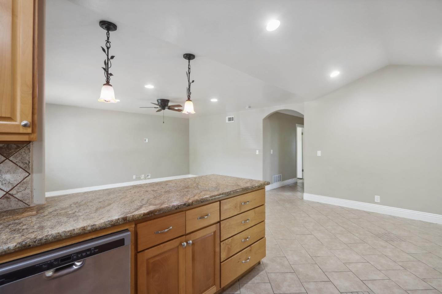 Detail Gallery Image 10 of 27 For 8135 Las Animas Ct, Gilroy,  CA 95020 - 3 Beds | 2 Baths