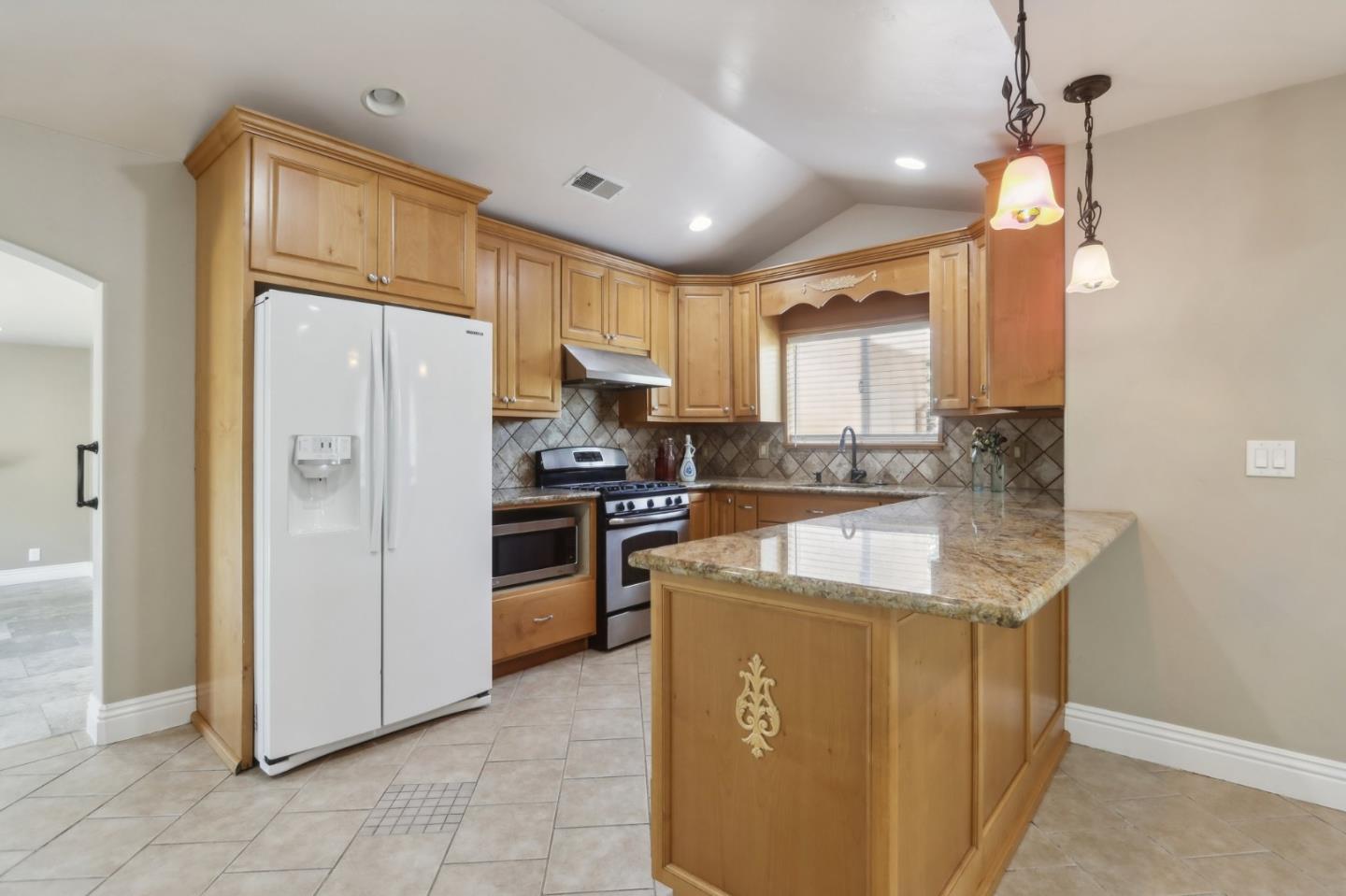 Detail Gallery Image 9 of 27 For 8135 Las Animas Ct, Gilroy,  CA 95020 - 3 Beds | 2 Baths