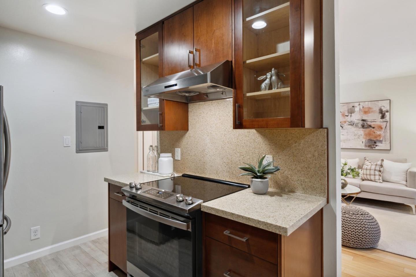 Detail Gallery Image 11 of 27 For 505 Cypress Point Dr #11,  Mountain View,  CA 94043 - 1 Beds | 1 Baths