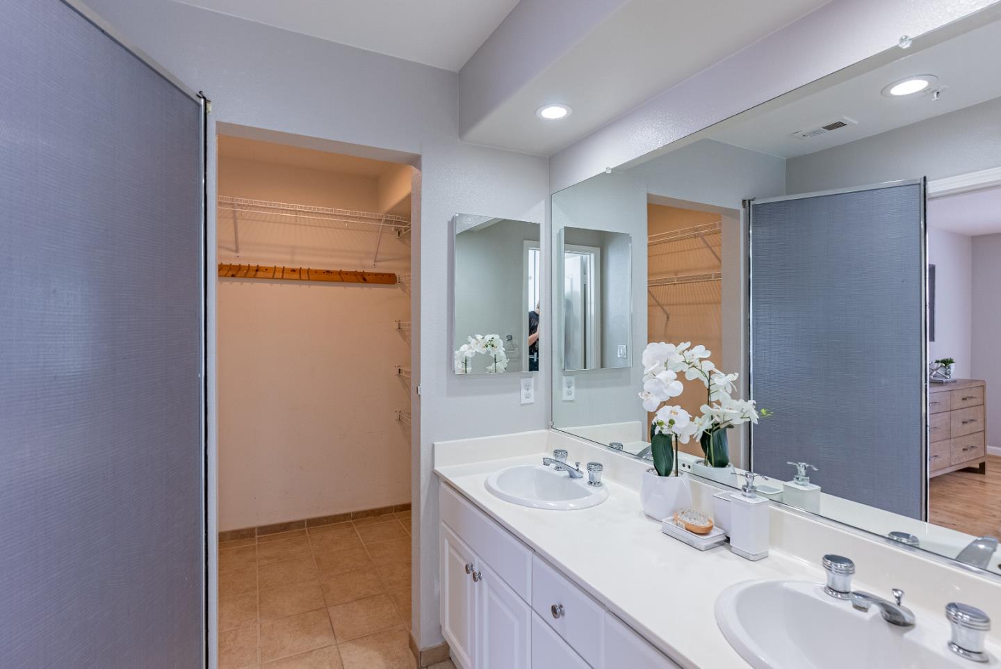 Detail Gallery Image 15 of 28 For 995 Asilomar Ter #1,  Sunnyvale,  CA 94086 - 2 Beds | 2/1 Baths