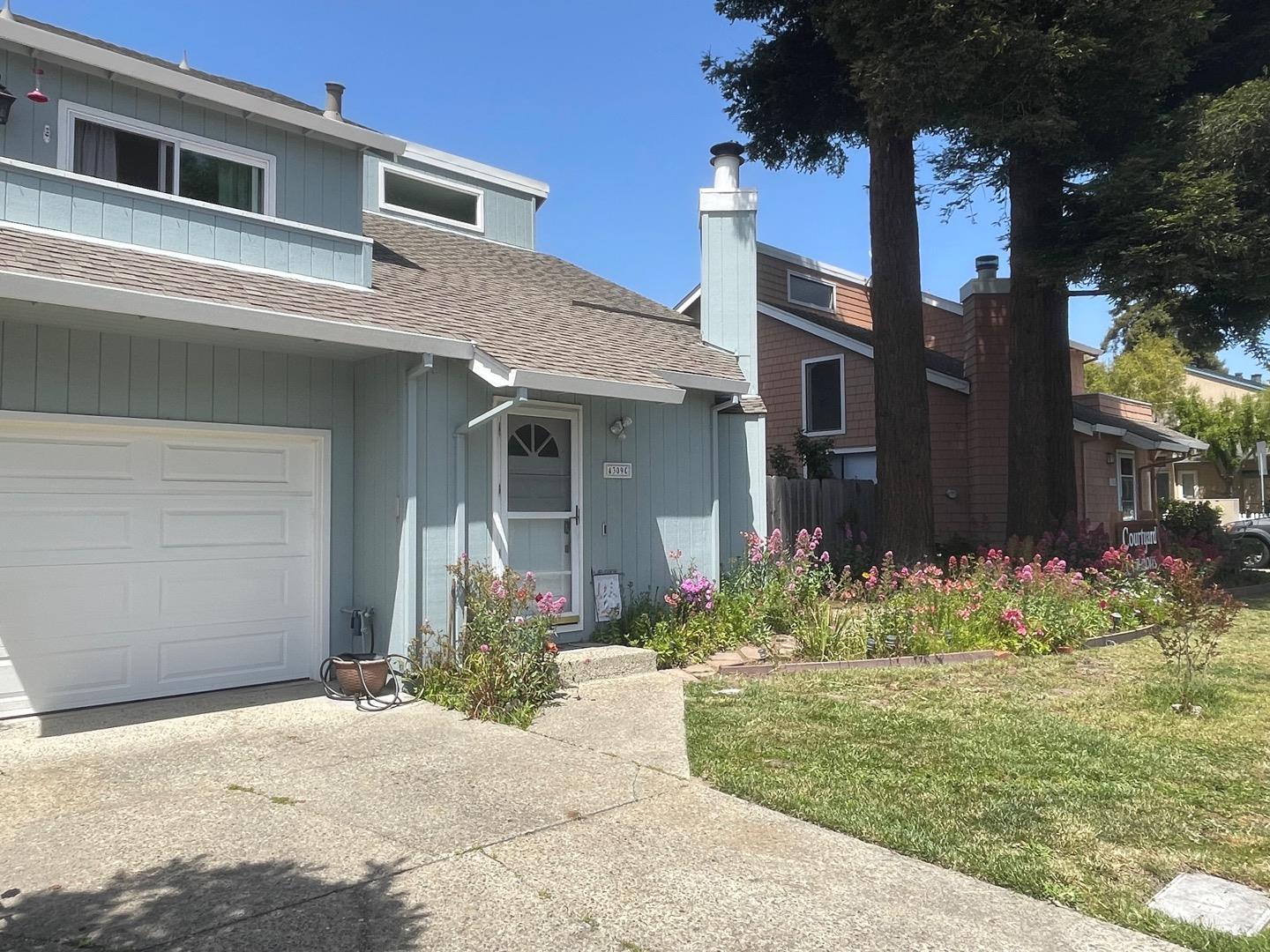 Detail Gallery Image 1 of 5 For 4309 Grace St #C,  Capitola,  CA 95010 - 2 Beds | 1/1 Baths